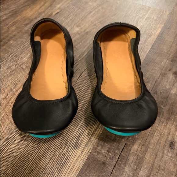 Tieks black Leather Women's Flats - Picture 5 of 6